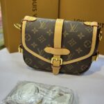 Sac a main Louis Vuitton "Saumur BB" 20cm