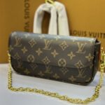 Sac a main Louis Vuitton "Portefeuille sur chaîne Ivy " 20cm